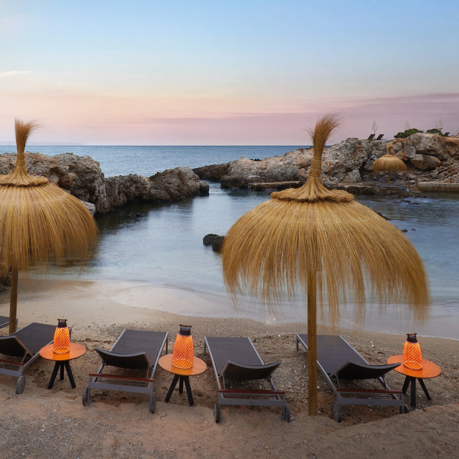 Bover Nans M/49/R Akku-Tischleuchte Für Außen, Rot 7 Bover Nans M/49/R Akku-Tischleuchte Für Außen, Rot – Bild 5