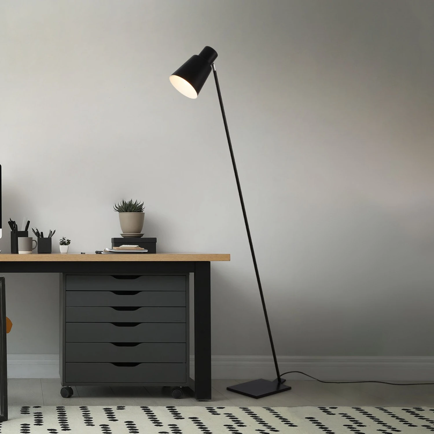 Stehleuchte Ekko, Justierbar, E27, Schwarz 3 Stehleuchte Ekko, Justierbar, E27, Schwarz