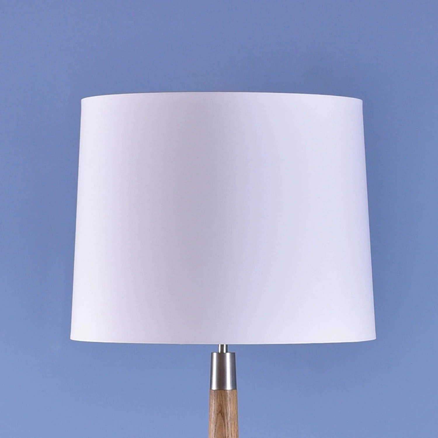 HerzBlut Conico Stehleuchte, Weiß, Eiche Geölt 4 HerzBlut Conico Stehleuchte, Weiß, Eiche Geölt – Bild 2