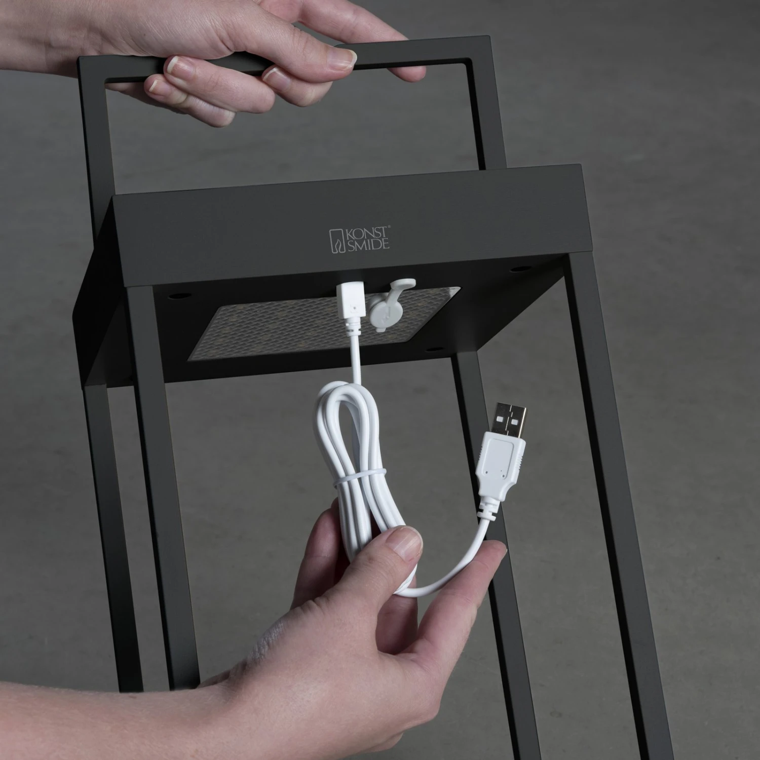 Konstsmide LED-Solarlaterne Portofino, Wand / Tisch, Schwarz 9 Konstsmide LED-Solarlaterne Portofino, Wand / Tisch, Schwarz – Bild 7