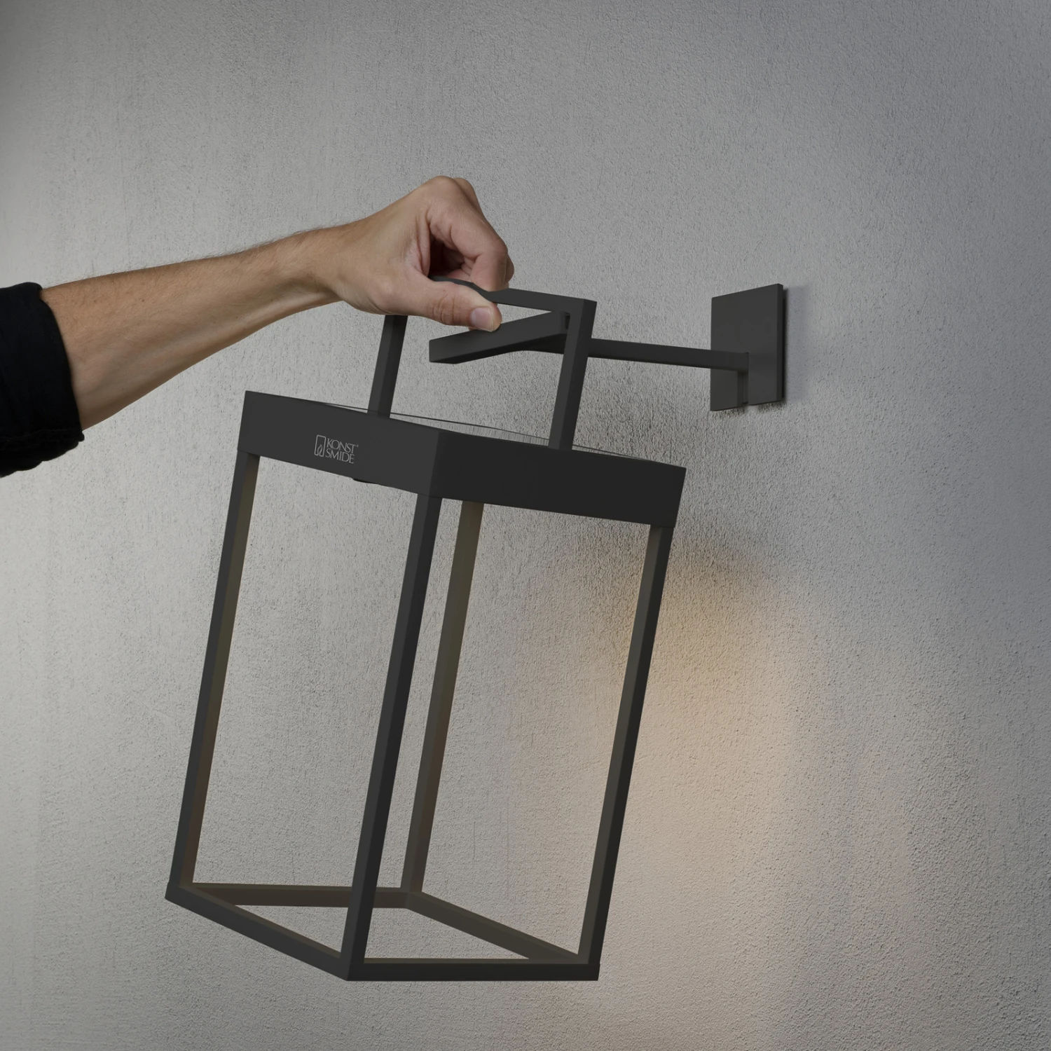 Konstsmide LED-Solarlaterne Portofino, Wand / Tisch, Schwarz 10 Konstsmide LED-Solarlaterne Portofino, Wand / Tisch, Schwarz – Bild 8