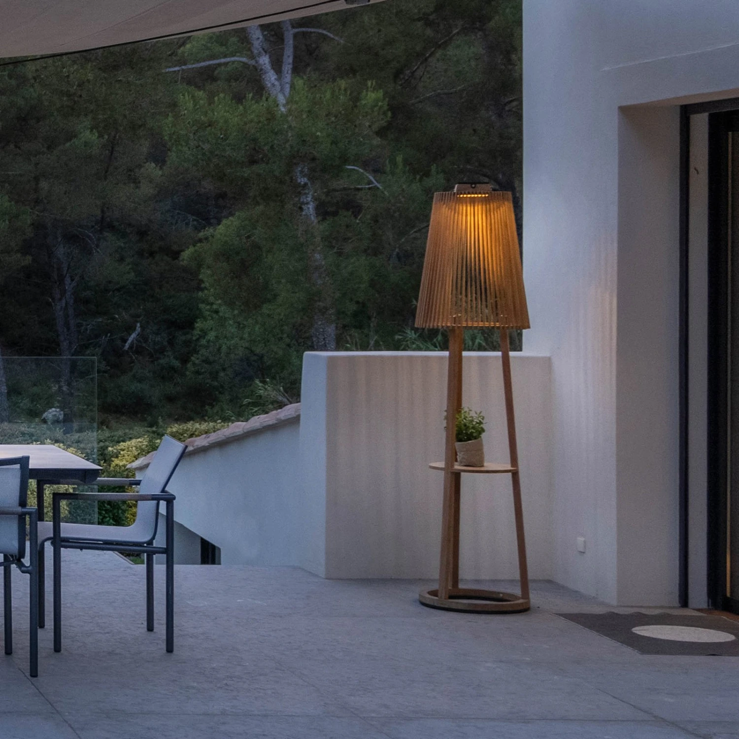 Solar-Stehleuchte Tecka Mit Sensor, Teak 11 Solar-Stehleuchte Tecka Mit Sensor, Teak – Bild 9