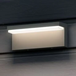 Philips Bustan Kantige LED-Außenwandleuchte
