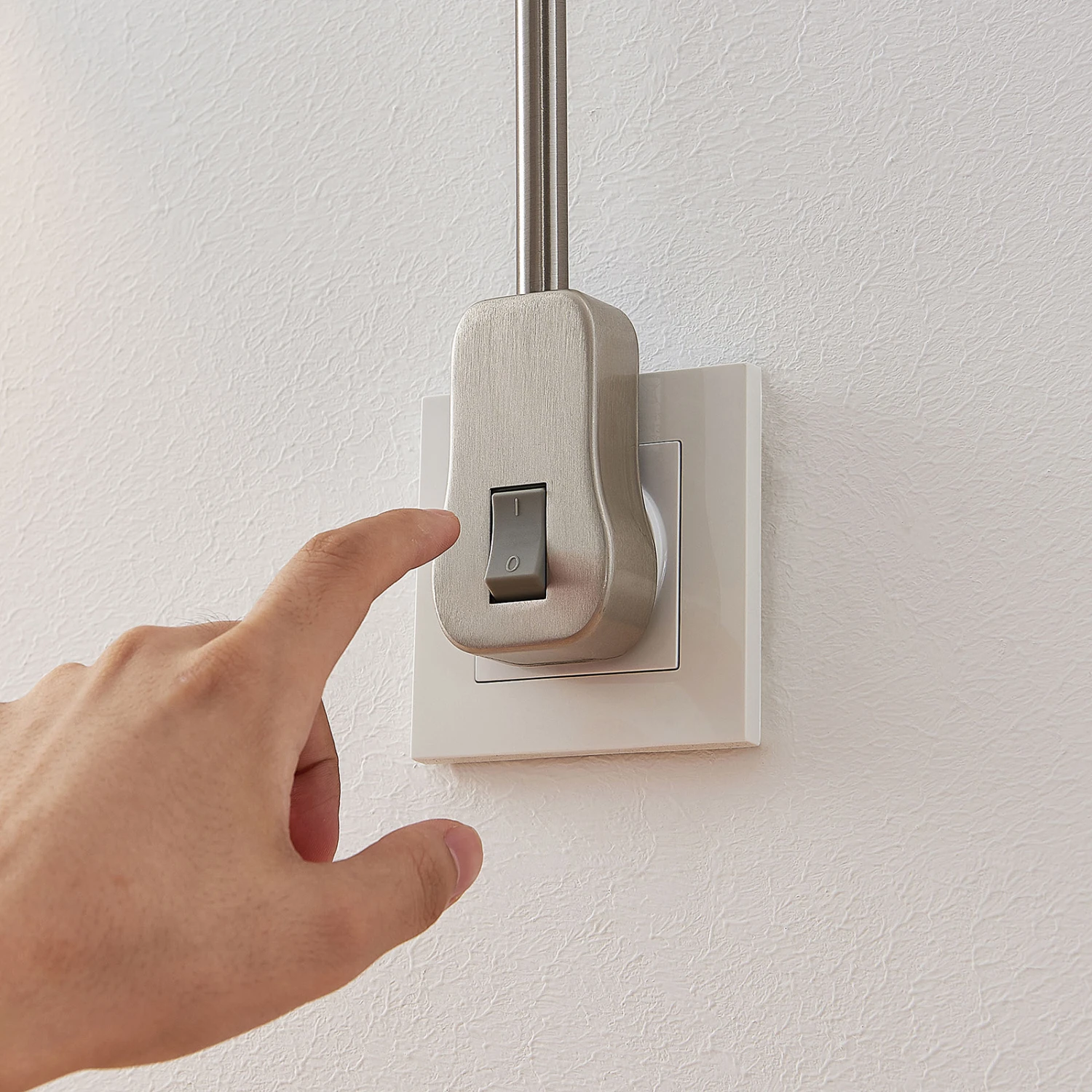 Lindby Ahoja Steckdosenleuchte, Flexarm, Schalter 10 Lindby Ahoja Steckdosenleuchte, Flexarm, Schalter – Bild 8