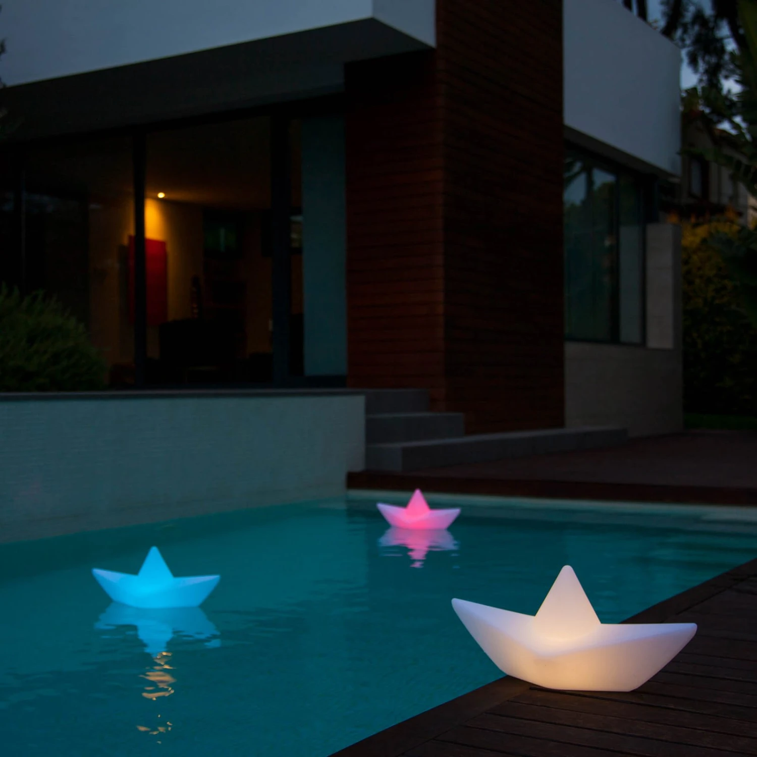 LED-Akkuleuchte The BOAT Lamp, Schwimmfähig, RGBW 6 LED-Akkuleuchte The BOAT Lamp, Schwimmfähig, RGBW – Bild 4