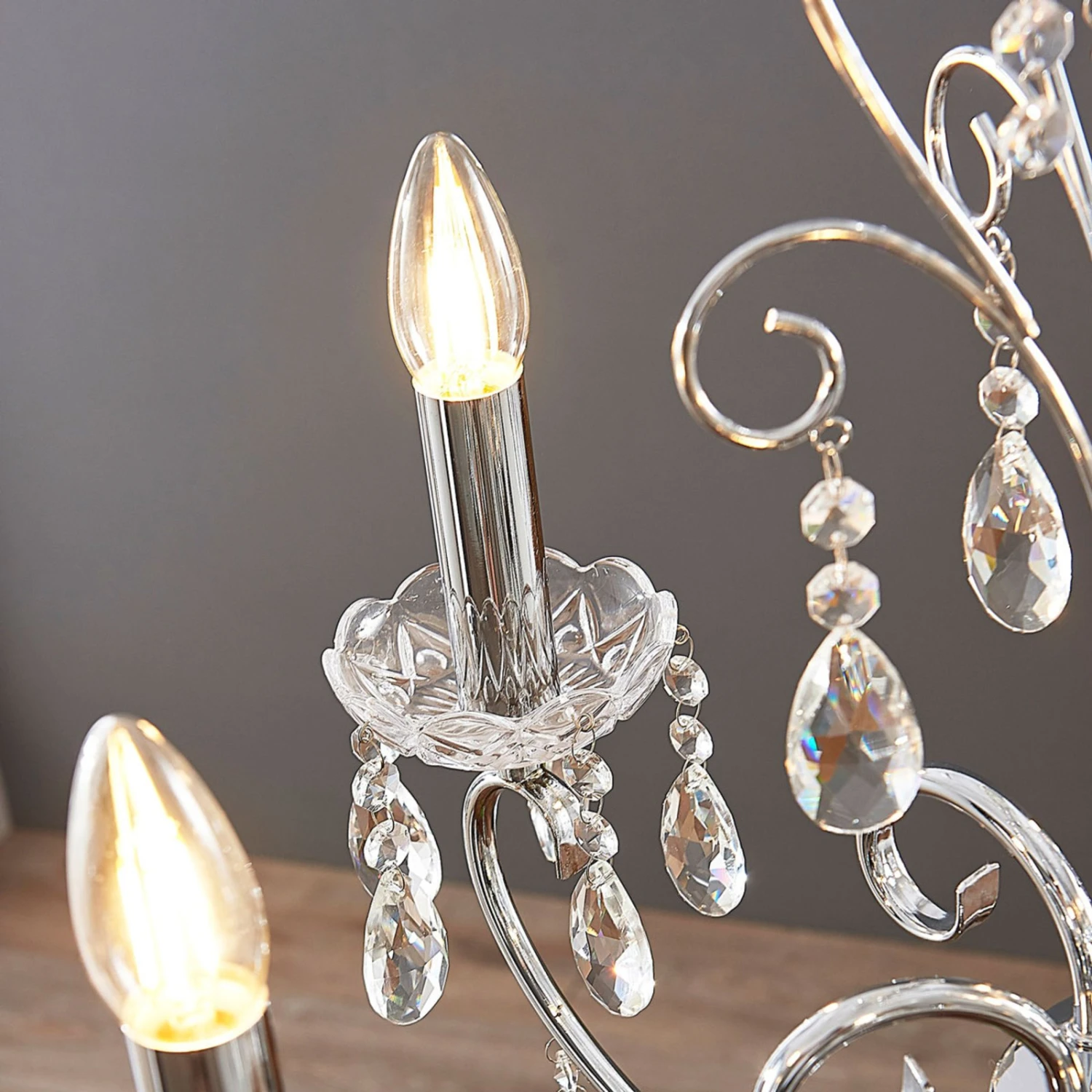 Lucande Kronleuchter Solveig Mit Kristallen, 5-fl., Chrom 10 Lucande Kronleuchter Solveig Mit Kristallen, 5-fl., Chrom – Bild 8