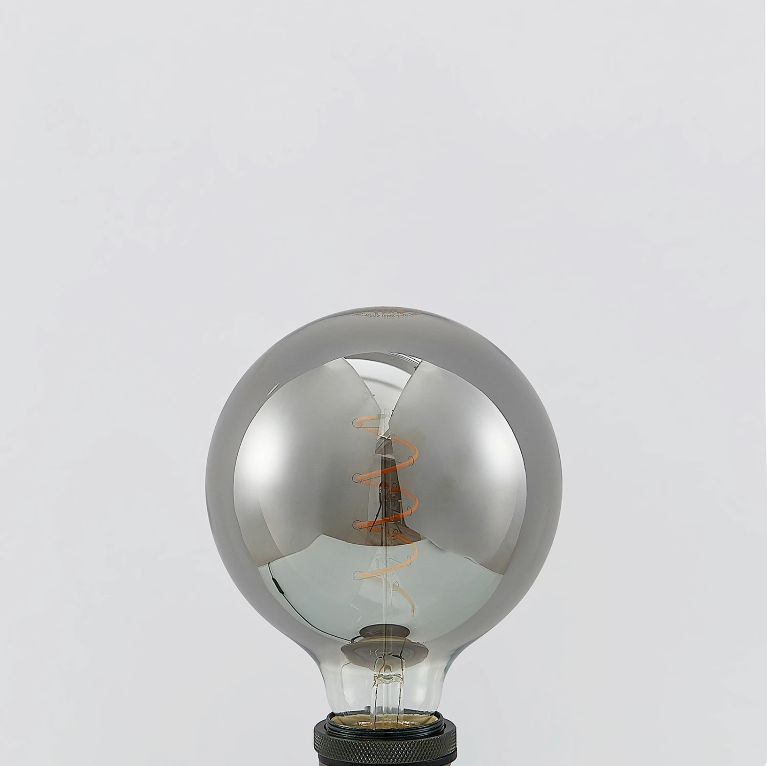 Lucande LED-Lampe E27 G125 4W 1.800K Dimmbar Smoke 6 Lucande LED-Lampe E27 G125 4W 1.800K Dimmbar Smoke – Bild 4