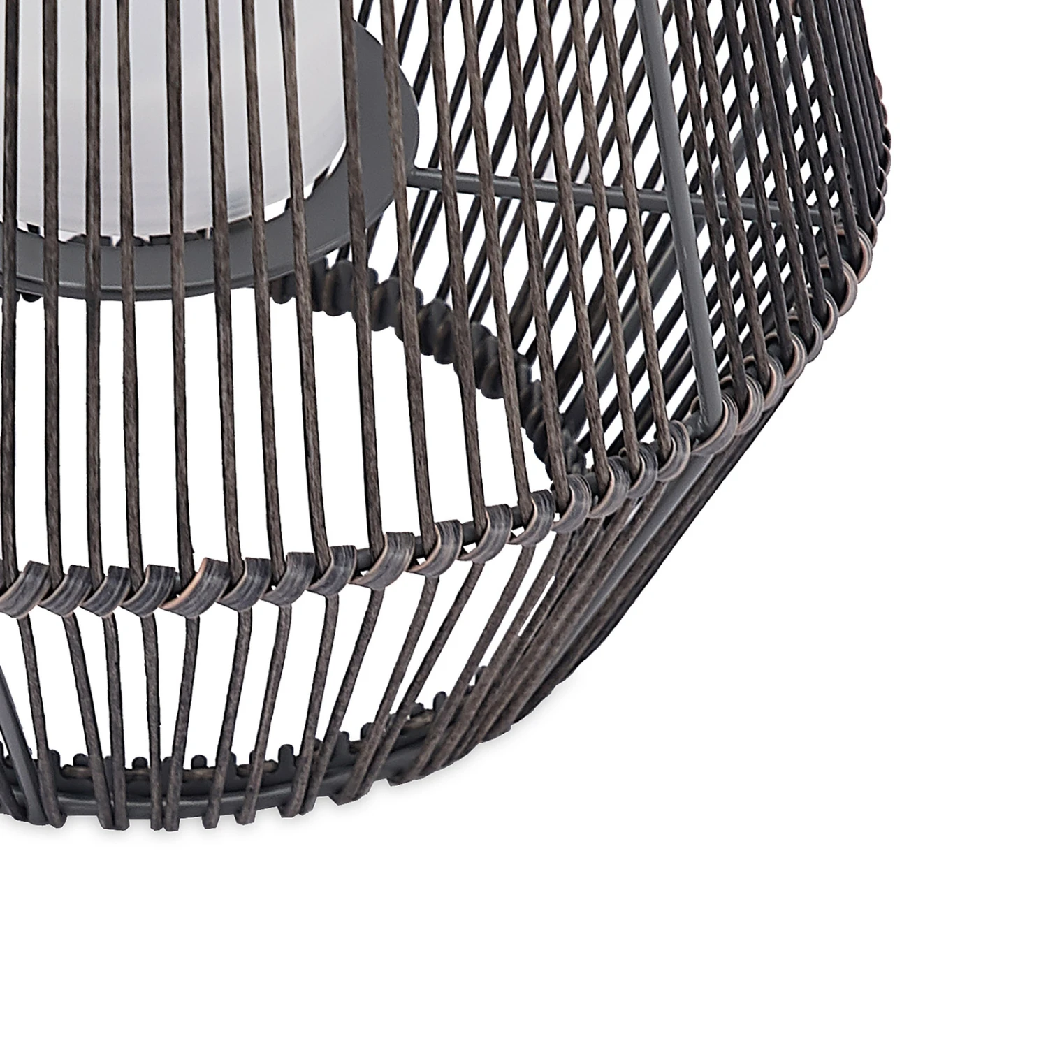 Lindby Kaati LED-Solar-Laterne, Rattanoptik, 26 Cm 9 Lindby Kaati LED-Solar-Laterne, Rattanoptik, 26 Cm – Bild 7