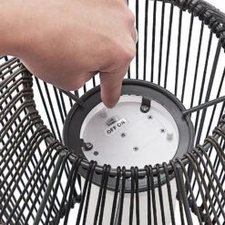 Lindby Kaati LED-Solar-Laterne, Rattanoptik, 26 Cm 19 Lindby Kaati LED-Solar-Laterne, Rattanoptik, 26 Cm -Heimbeleuchtung 9945545 8