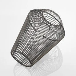 Lindby Kaati LED-Solar-Laterne, Rattanoptik, 37 Cm 18 Lindby Kaati LED-Solar-Laterne, Rattanoptik, 37 Cm -Heimbeleuchtung 9945546 7