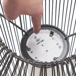 Lindby Kaati LED-Solar-Laterne, Rattanoptik, 37 Cm 19 Lindby Kaati LED-Solar-Laterne, Rattanoptik, 37 Cm -Heimbeleuchtung 9945546 8