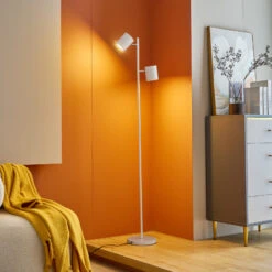 Lindby Emelja LED-Stehleuchte, Zweiflammig, Weiß